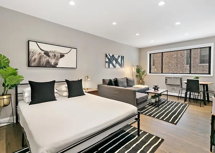 In Close To Boystown - Oakdale 204 Rep *